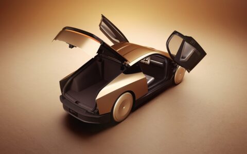 Tesla vs. Alphabet：谁将主导Robotaxi这场百亿级的智能出行革命？