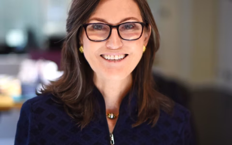 Cathie Wood加仓三大潜力股：女股神再押宝AMD、Ibotta与Nu Holdings