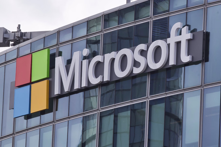 云计算与AI强劲提振业绩，微软Microsoft是“持有”还是“高位止盈”？