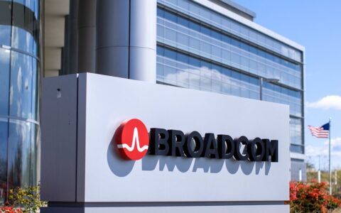 博通Broadcom挑战英伟达：AI 加速器能否撑起 45 倍市盈率？
